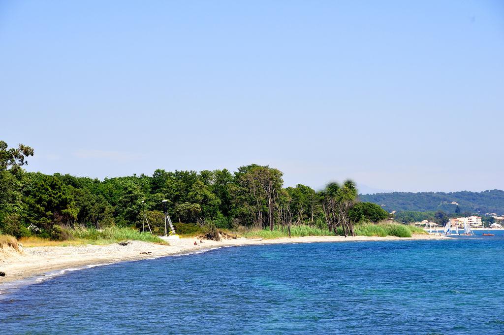 Sole e Mare Aparthotel Santa-Maria-Poggio  Esterno foto